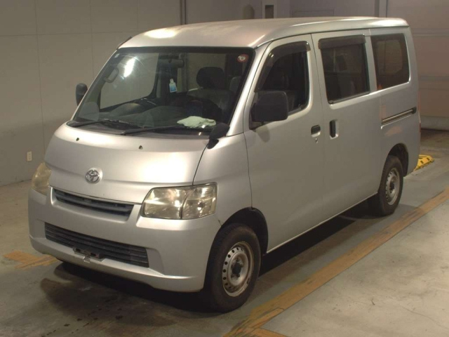TOYOTA TOWN ACE VAN 2010
