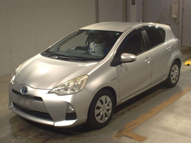 TOYOTA AQUA 2012