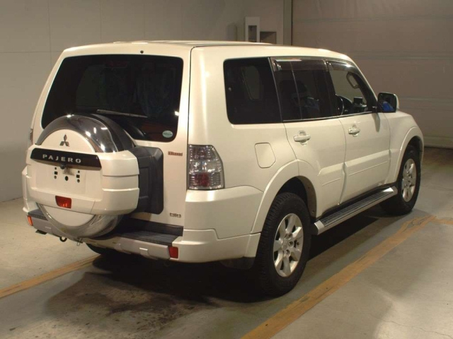 MITSUBISHI PAJERO 2012