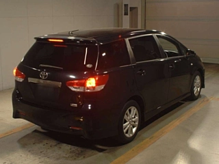TOYOTA WISH 2011
