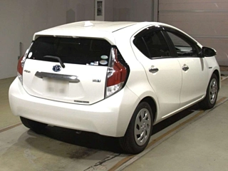 TOYOTA AQUA 2017