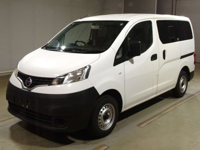 NISSAN NV200 2019