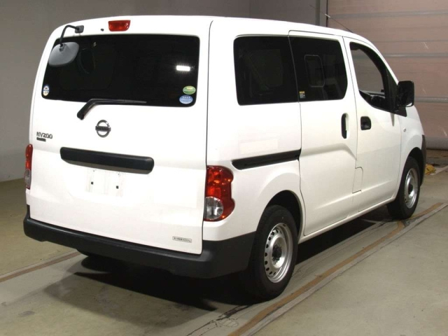 NISSAN NV200 2019