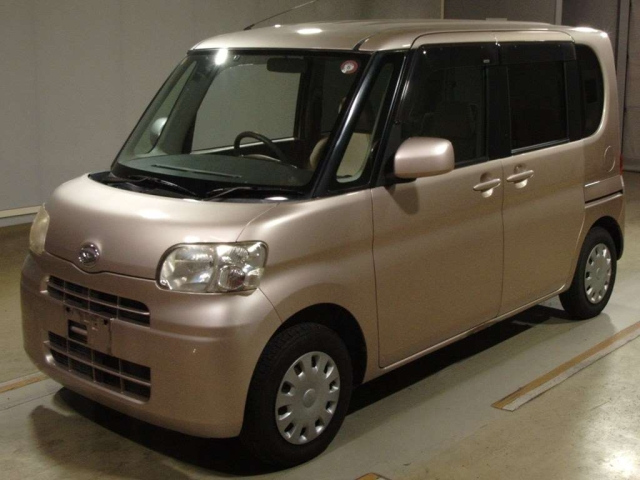 DAIHATSU TANTO 2008
