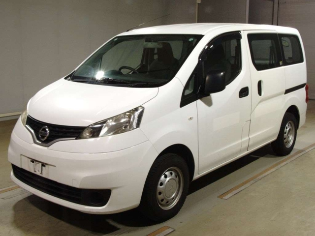 NISSAN NV200 2019