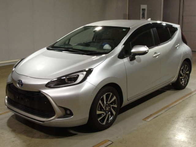 TOYOTA AQUA 2022