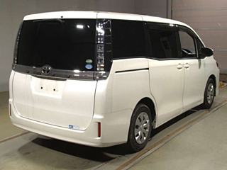 TOYOTA VOXY 2015