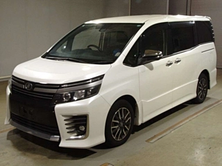 TOYOTA VOXY 2017