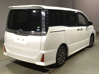 TOYOTA VOXY 2017