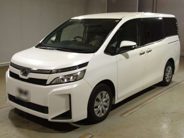 TOYOTA VOXY 2018