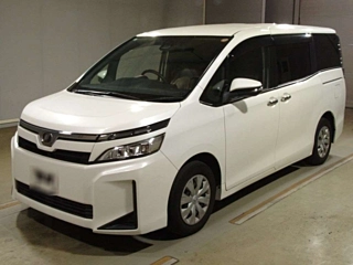 TOYOTA VOXY 2018