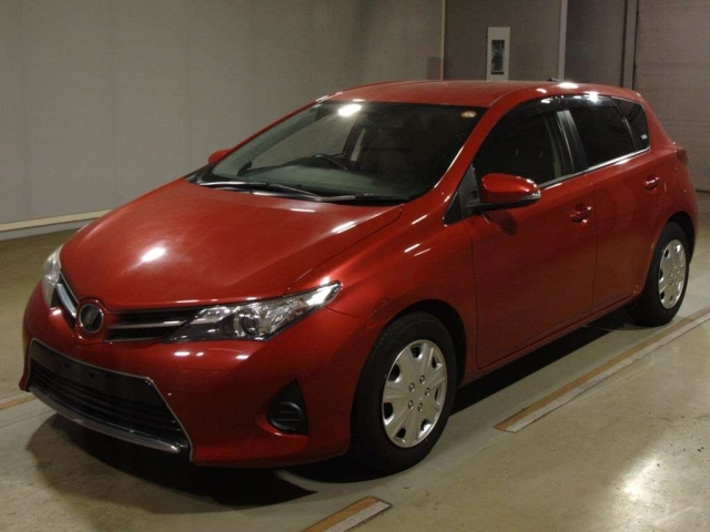 TOYOTA AURIS 2013