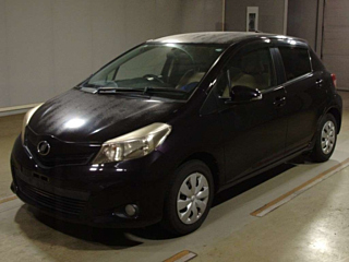 TOYOTA VITZ 2013