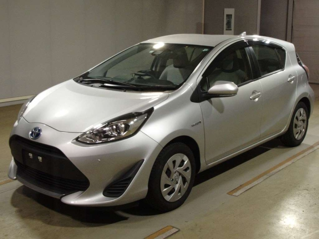 TOYOTA AQUA 2020