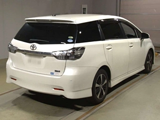TOYOTA WISH 2016