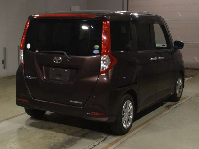 TOYOTA ROOMY 2016