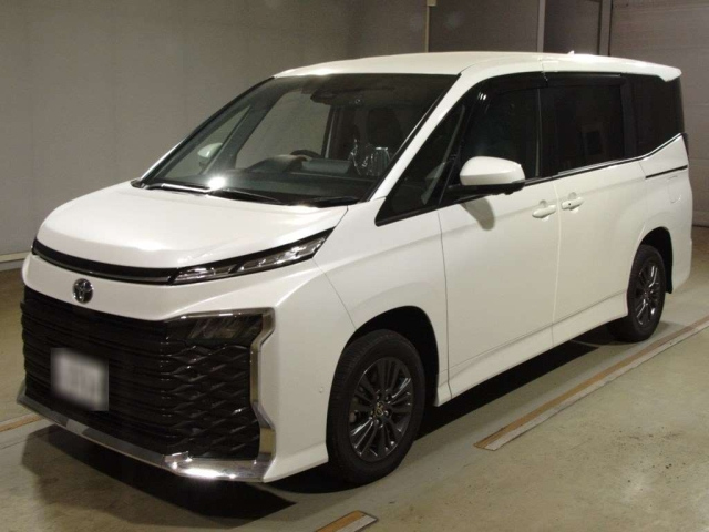TOYOTA VOXY 2025