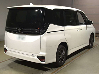 TOYOTA VOXY 2025