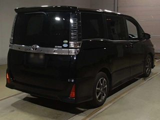 TOYOTA VOXY 2017