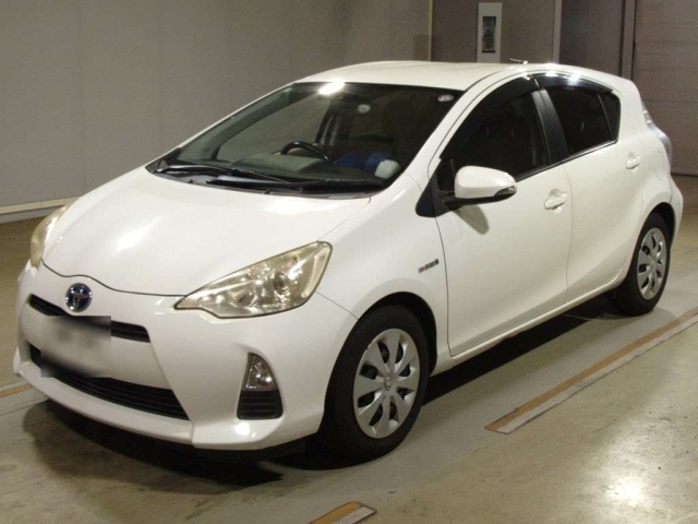 TOYOTA AQUA 2012