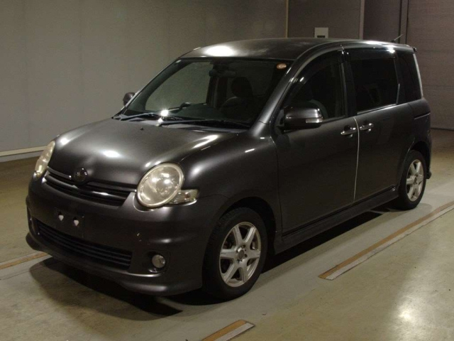 TOYOTA SIENTA 2009