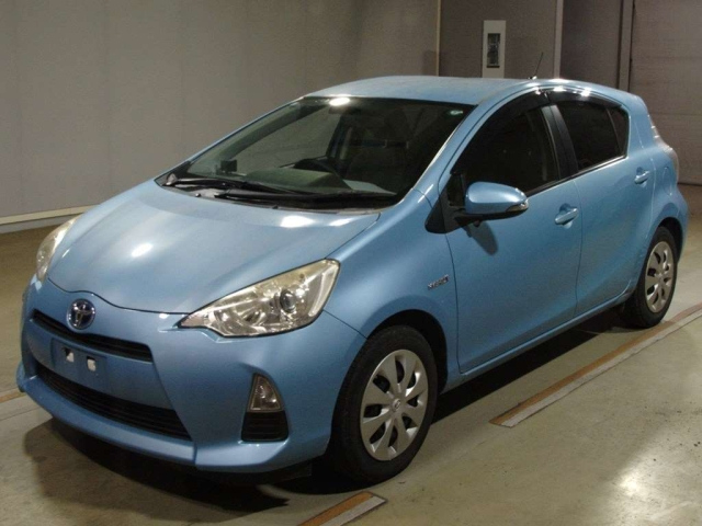 TOYOTA AQUA 2014