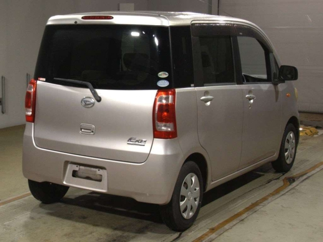DAIHATSU TANTO EXE 2010