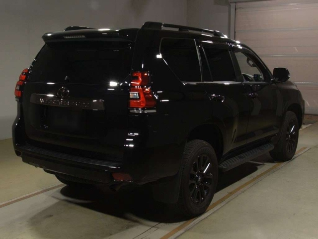TOYOTA LAND CRUISER PRADO 2021