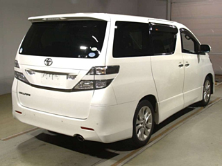 TOYOTA VELLFIRE 2010