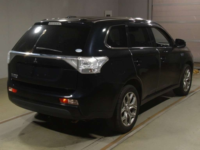 MITSUBISHI OUTLANDER PHEV 2013