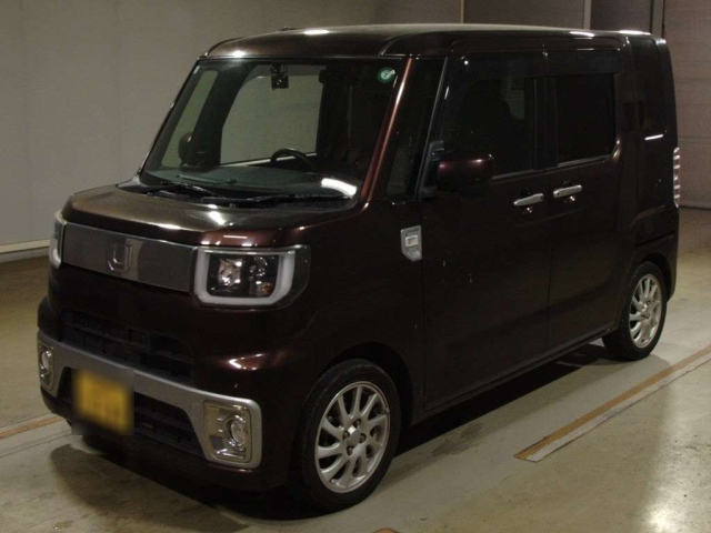 DAIHATSU WAKE 2015