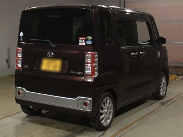 DAIHATSU WAKE 2015