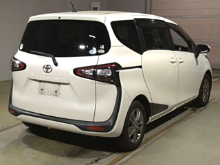 TOYOTA SIENTA 2015