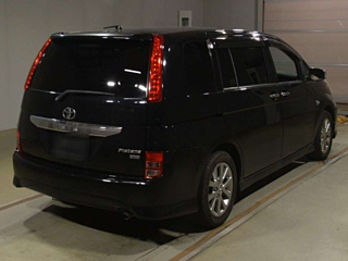 TOYOTA ISIS 2010