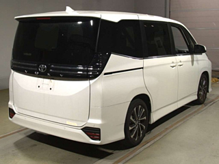 TOYOTA VOXY 2022