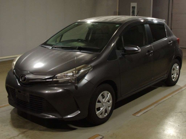 TOYOTA VITZ 2014