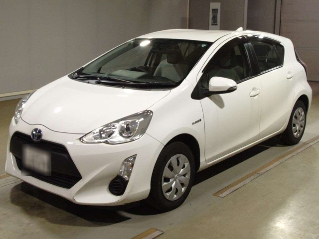 TOYOTA AQUA 2015