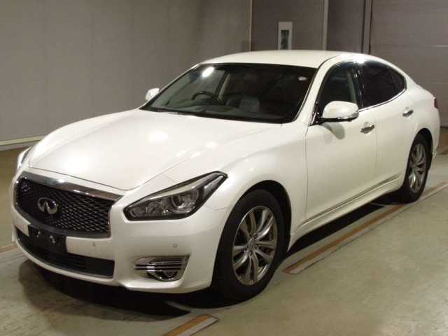 NISSAN FUGA 2018