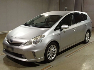 TOYOTA PRIUS ALPHA 2012