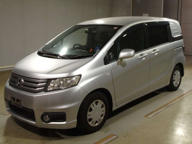 HONDA FREED 2010