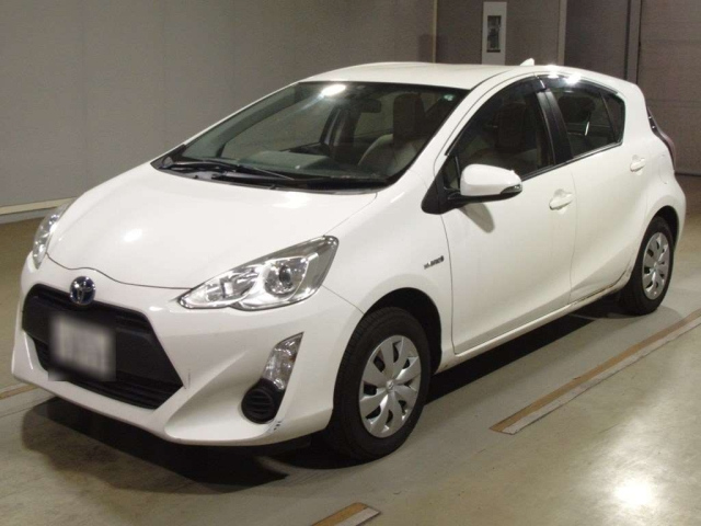 TOYOTA AQUA 2017