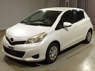 TOYOTA VITZ 2013