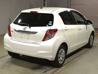 TOYOTA VITZ 2013
