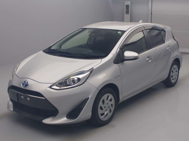 TOYOTA AQUA 2018