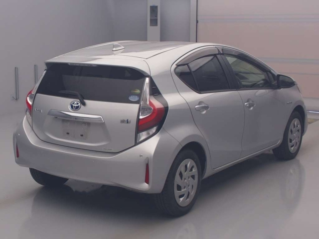 TOYOTA AQUA 2018