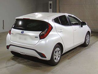 TOYOTA AQUA 2022
