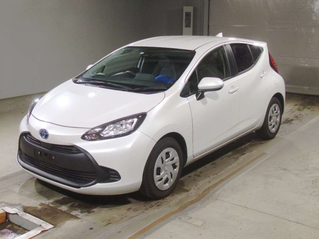 TOYOTA AQUA 2022