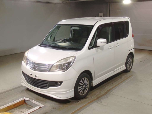 MITSUBISHI DELICA D2 2011