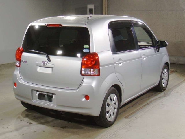 TOYOTA PORTE 2018