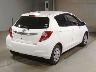 TOYOTA VITZ 2015